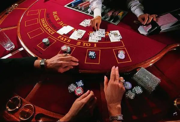 Người chơi cá cược bóng đá tại new88bi giao diện tiếng Việt